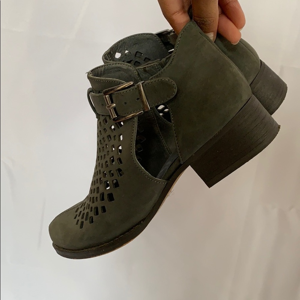 Vince Camuto Shoe